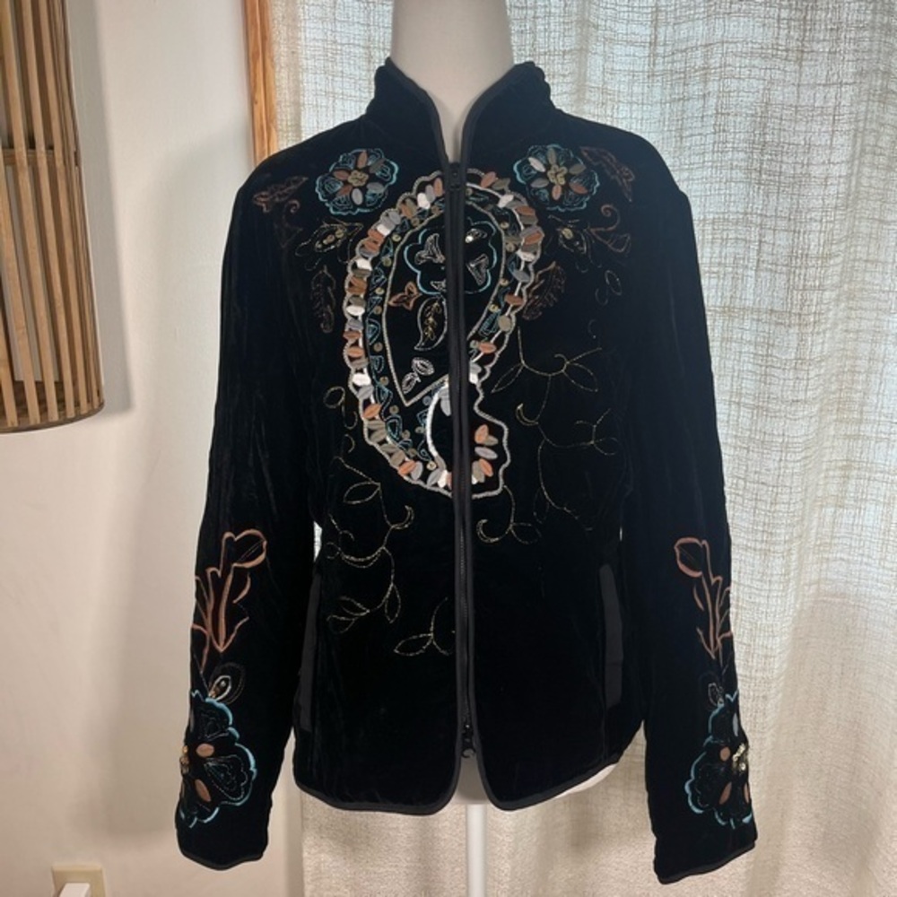 Vintage black embroidery velvet jacket size 10 Harve Benard by Benard